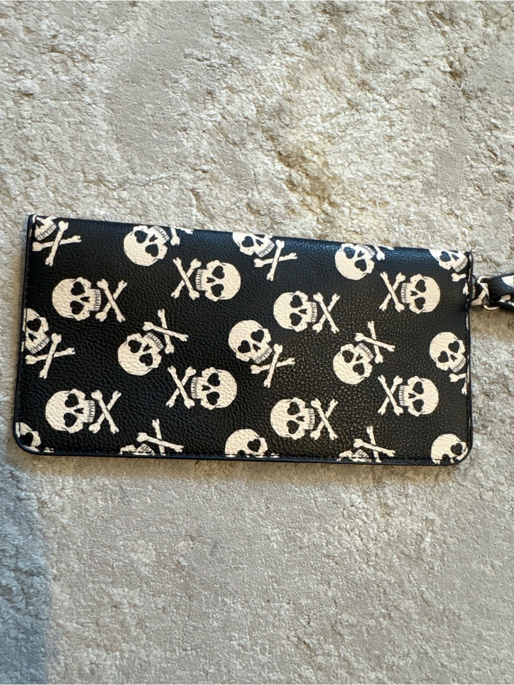 Betsy Johnson Skull & Crossbones Envelope Style Began Leather Wristlet - Picture 7 of 11